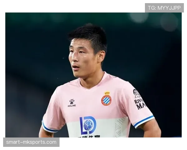 武磊赛场上狂奔一米八八，私下连楼梯都嫌累？